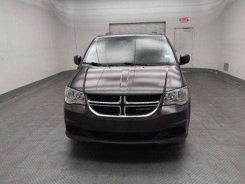 Used 2019 Dodge Grand Caravan SE w/ UConnect Hands-Free Group FWD image 15