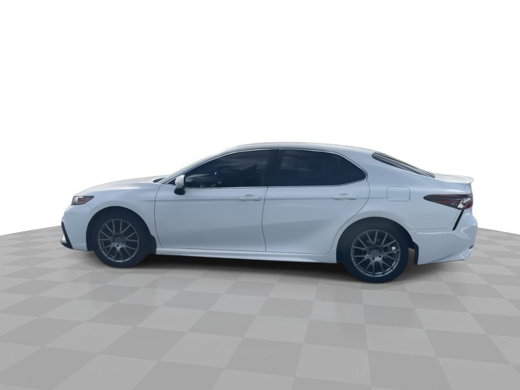 Used 2021 Toyota Camry SE FWD image 5