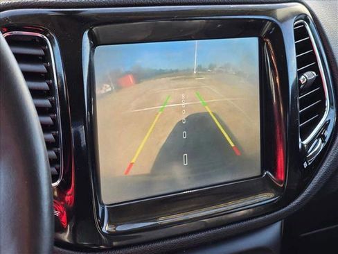 Used 2019 Jeep Compass Limited image 12