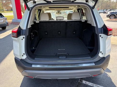 Certified 2022 Nissan Rogue SV w/ SV Premium Package image 26