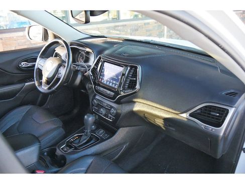 Used 2021 Jeep Cherokee Limited image 14