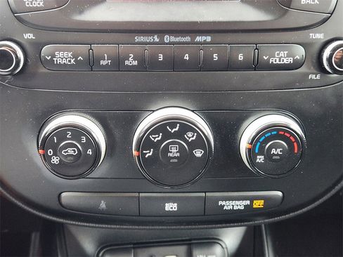 Used 2015 Kia Soul Base image 19