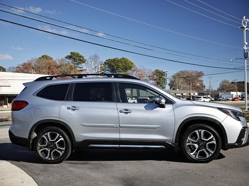 Used 2023 Subaru Ascent Touring image 9