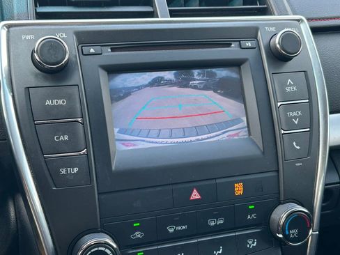 Used 2017 Toyota Camry SE image 28