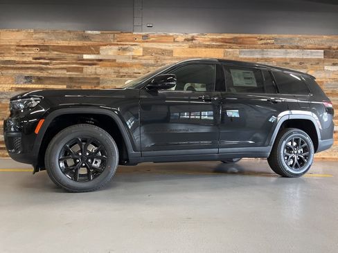 New 2025 Jeep Grand Cherokee L Altitude image 53
