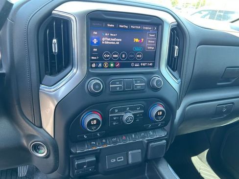 Used 2020 Chevrolet Silverado 1500 LT Trail Boss w/ Midnight Edition AWD/4WD image 17
