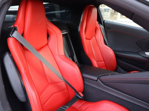 Used 2021 Chevrolet Corvette Stingray Coupe w/ Battery Protection Package image 31