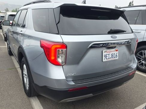 Used 2022 Ford Explorer XLT w/ Equipment Group 202A image 3