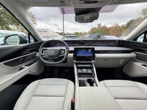 New 2026 Lincoln Nautilus Premier image 11