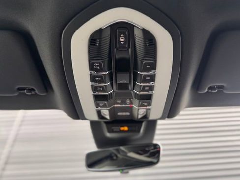 New 2026 Porsche Macan S image 27