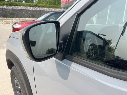 New 2025 Nissan Frontier PRO-4X image 13