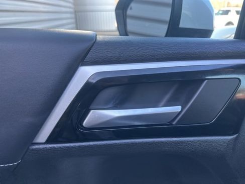 Used 2023 Mitsubishi Outlander Ralliart image 12