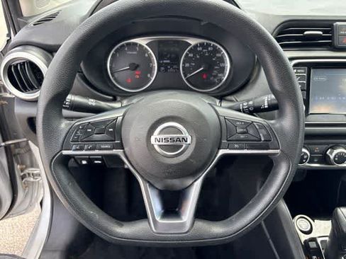 Used 2020 Nissan Versa S FWD image 14