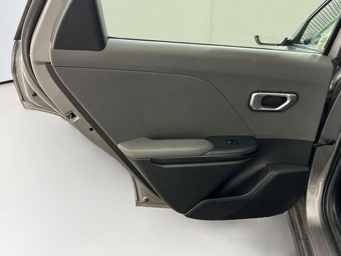 Used 2025 Kia K4 LXS image 27