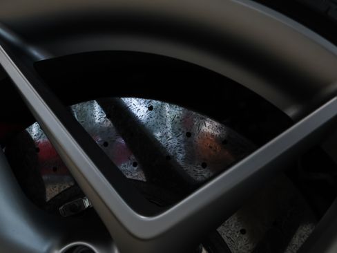 Used 2021 Ferrari F8 Tributo RWD image 33