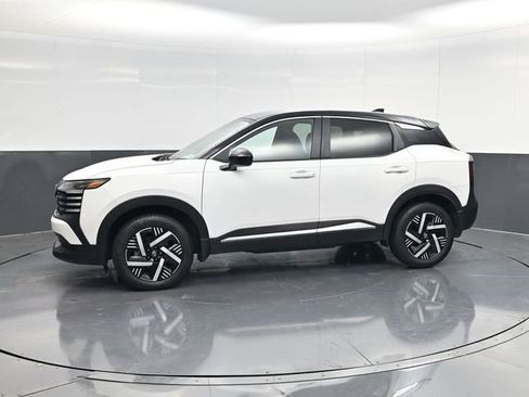 Used 2025 Nissan Kicks SV FWD image 6
