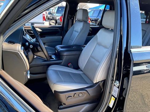 Used 2024 GMC Yukon SLT image 9