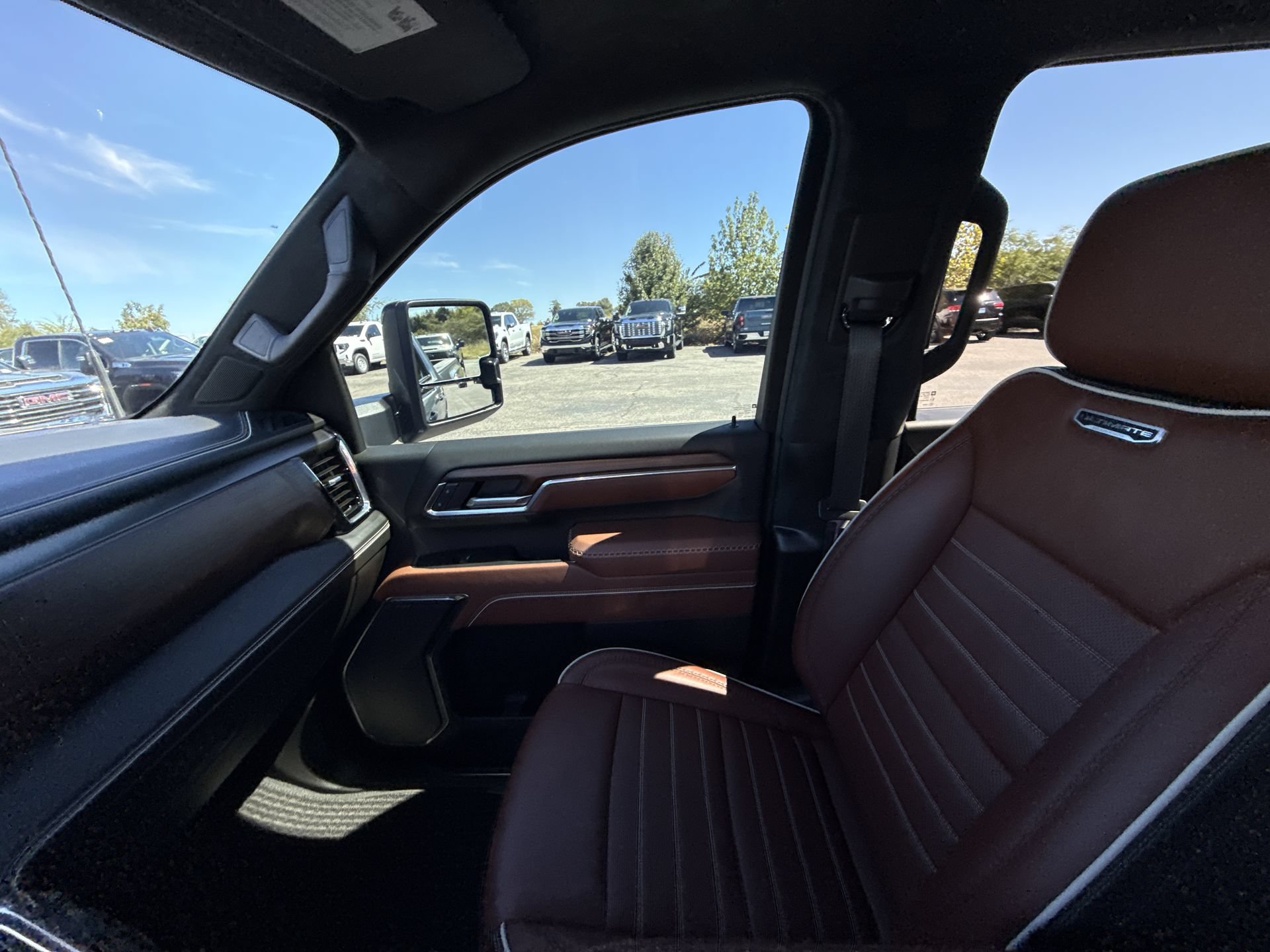 Certified 2025 GMC Sierra 3500 Denali Ultimate AWD/4WD image 15