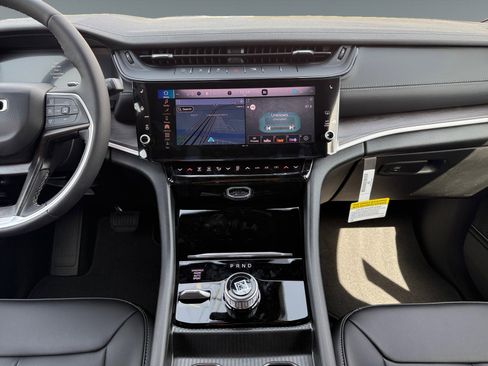 New 2026 Jeep Grand Cherokee Limited AWD/4WD image 11