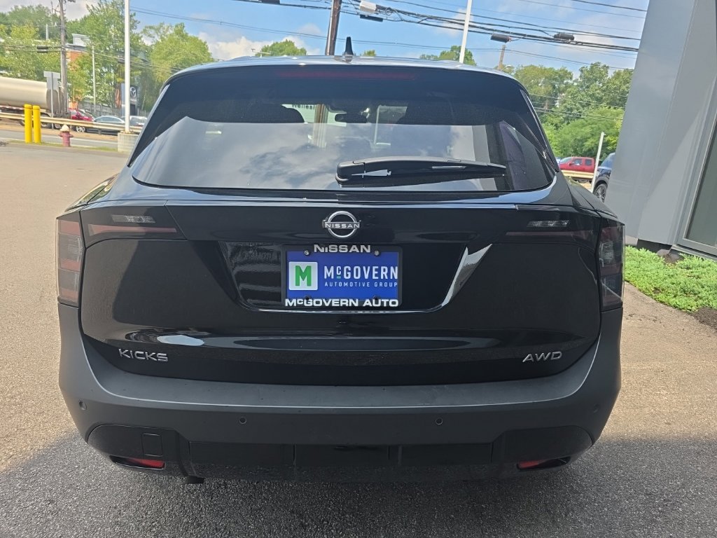 Certified 2025 Nissan Kicks SV AWD/4WD image 5