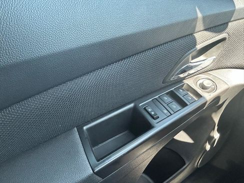 Used 2016 Chevrolet Cruze LT FWD image 40