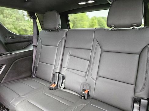 Used 2024 Chevrolet Tahoe Z71 w/ Luxury Package AWD/4WD image 31