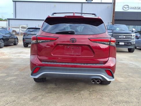 Used 2023 Toyota Highlander XSE image 6