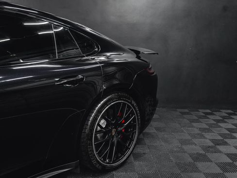 Used 2018 Porsche Panamera Turbo image 8