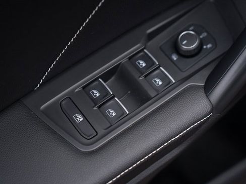 Used 2024 Volkswagen Tiguan SE R-Line image 16