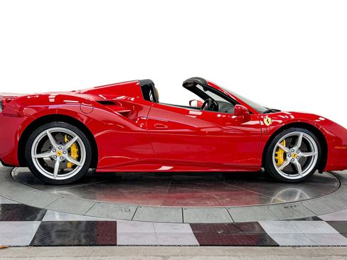 Used 2018 Ferrari 488 Spider RWD image 39