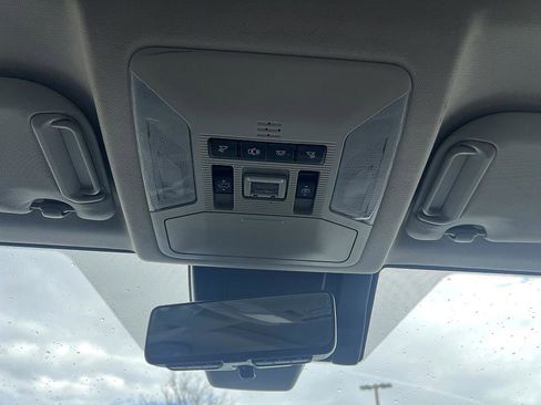 Used 2019 Toyota RAV4 Limited image 29