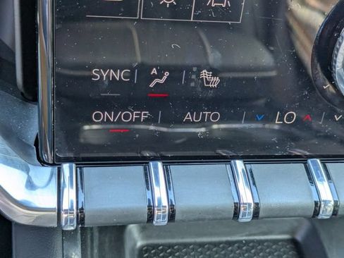 Used 2026 GMC Acadia Elevation w/ Elevation Premium Package FWD image 25
