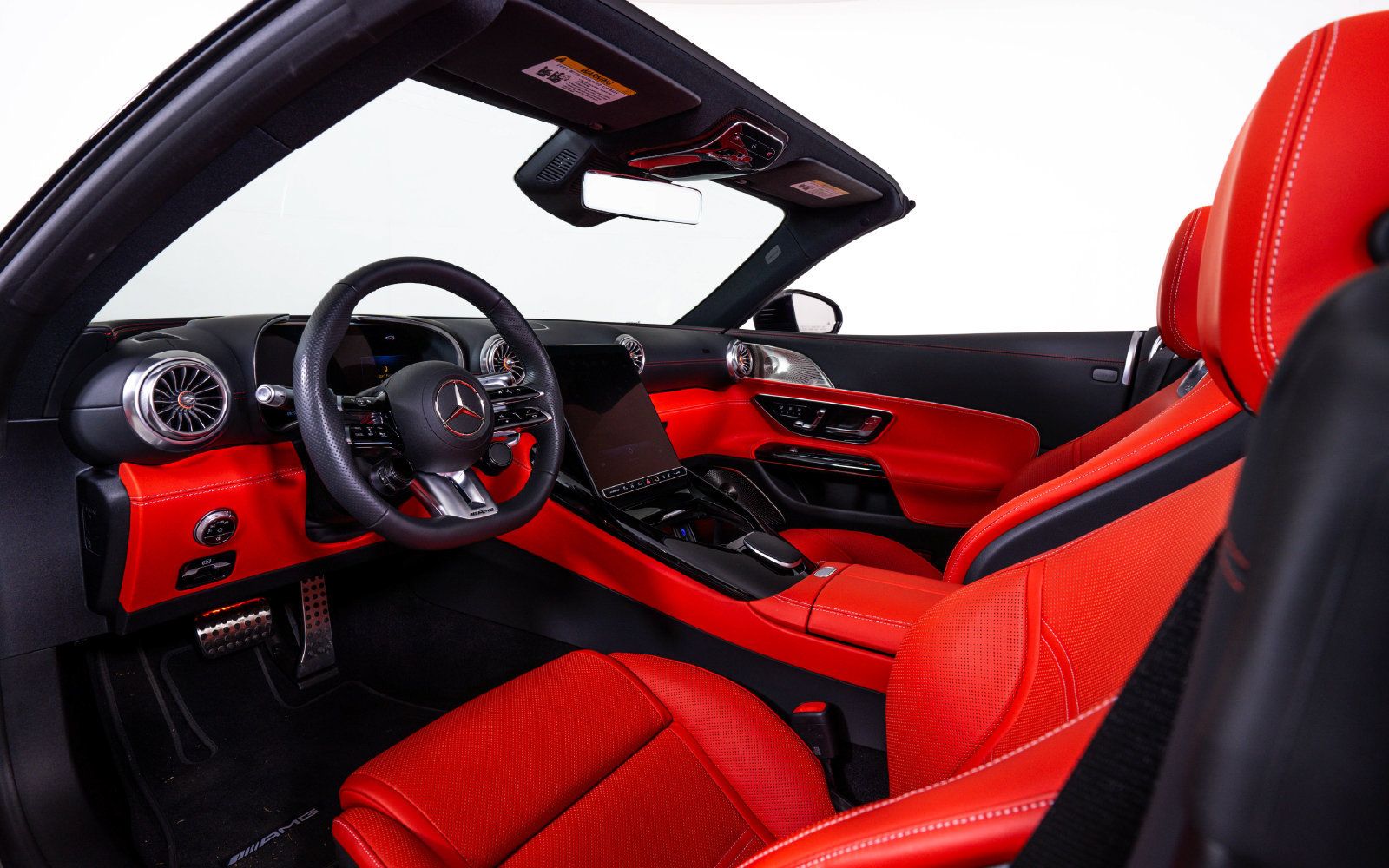 Used 2024 Mercedes-Benz SL 63 AMG 4MATIC image 22