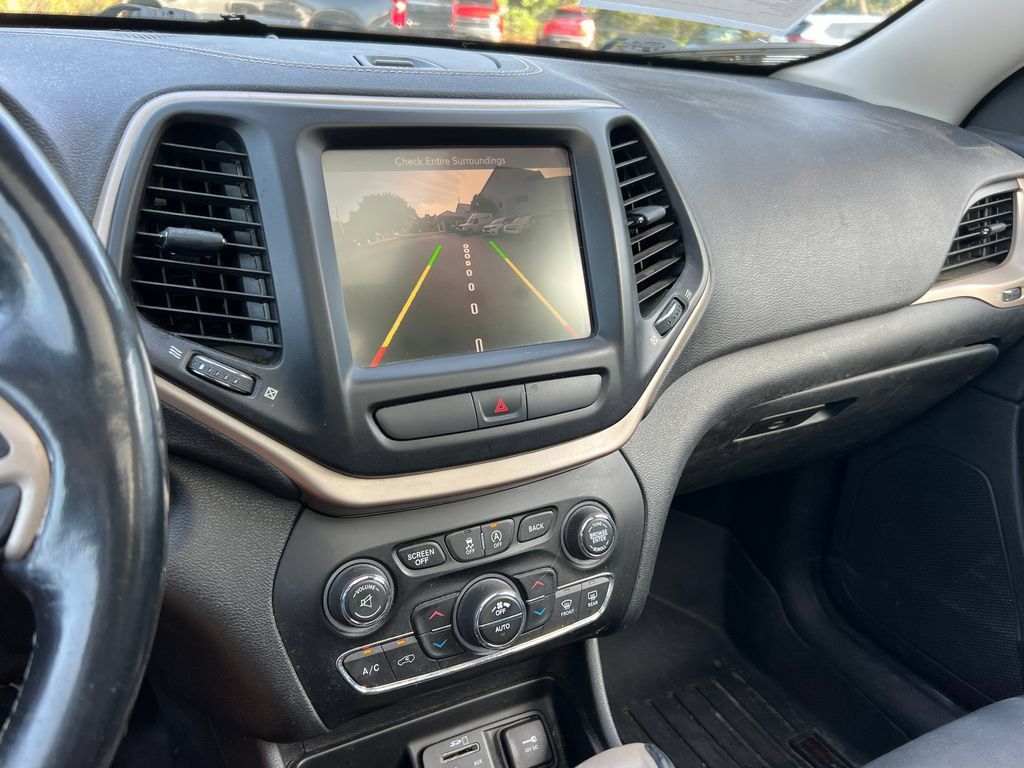 Used 2015 Jeep Cherokee Limited AWD/4WD image 17
