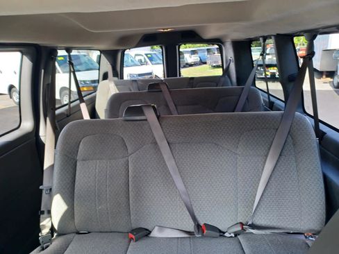 Used 2025 Chevrolet Express 3500 LS w/ Chrome Appearance Package image 9