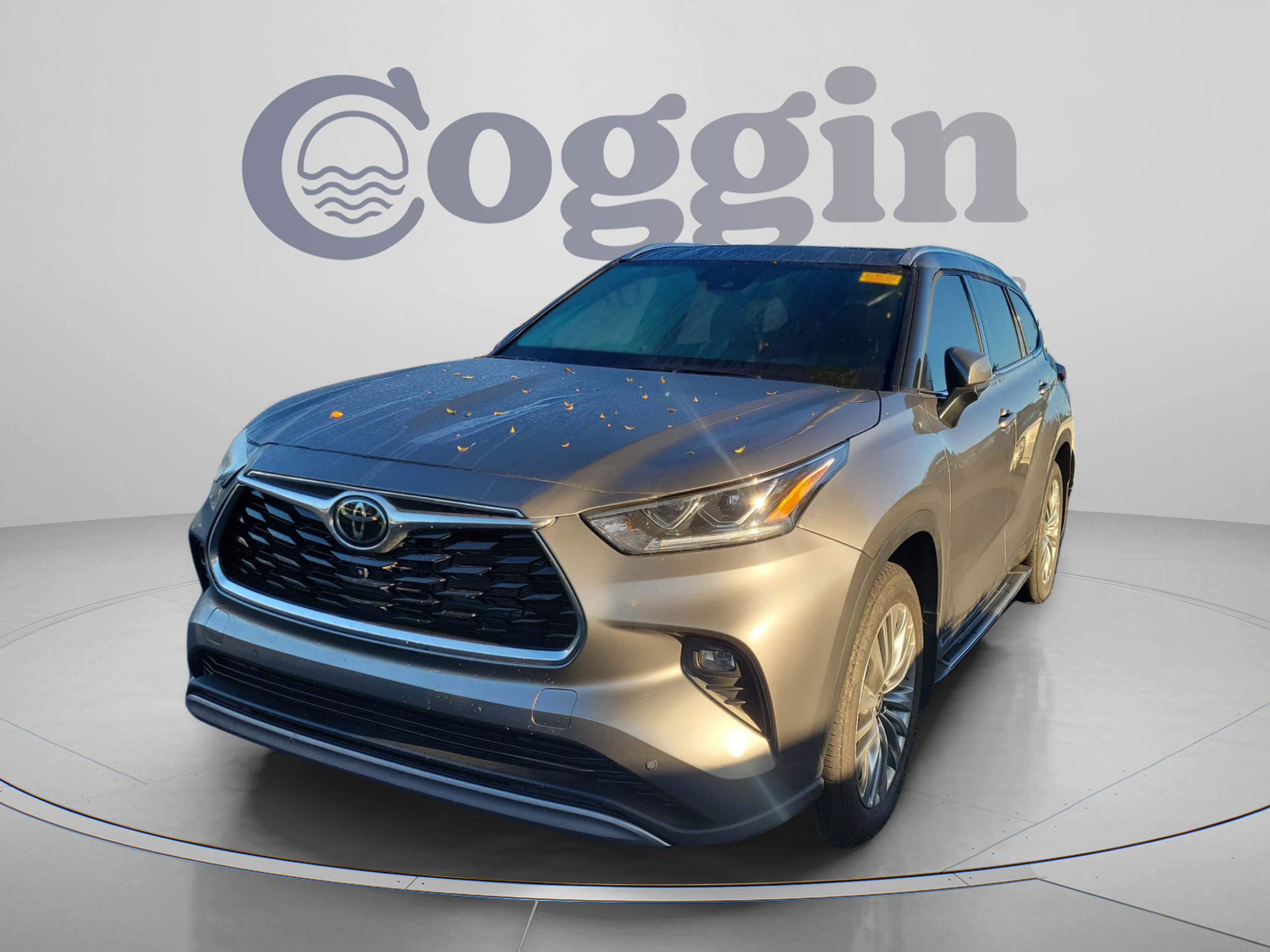 Certified 2026 Toyota Highlander Platinum AWD/4WD image 1