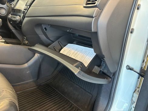 Used 2017 Nissan Rogue SL w/ SL Premium Package AWD/4WD image 25