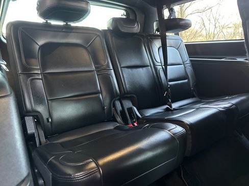 Used 2024 Lincoln Navigator L 4WD image 32