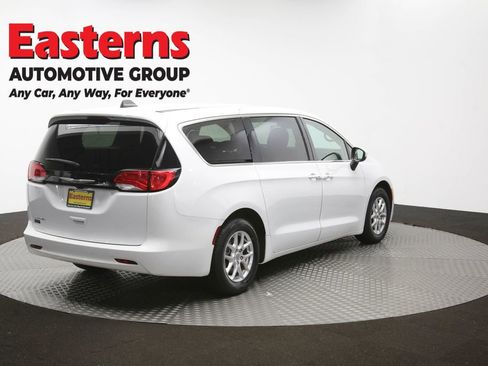 Used 2023 Chrysler Voyager LX FWD image 39