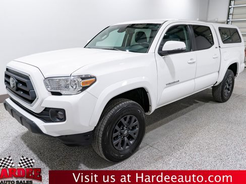 Used 2023 Toyota Tacoma SR5 w/ Technology Package image 2