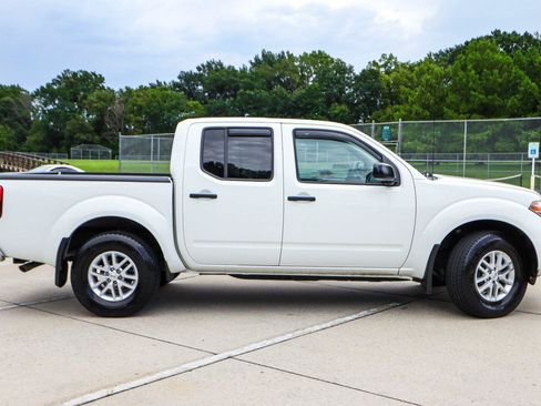 Used 2019 Nissan Frontier SV AWD/4WD image 4