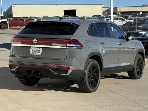 New 2026 Volkswagen Atlas Cross Sport SE FWD image 5
