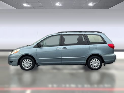 Used 2006 Toyota Sienna CE image 2