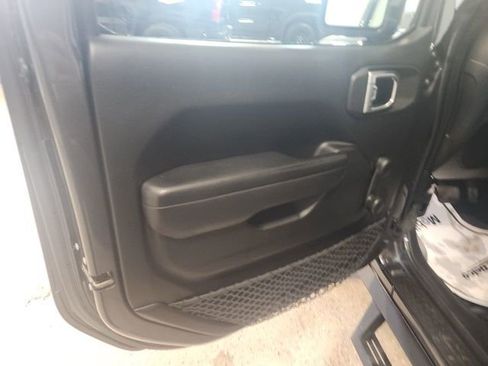 Used 2023 Jeep Wrangler Unlimited Sport image 14