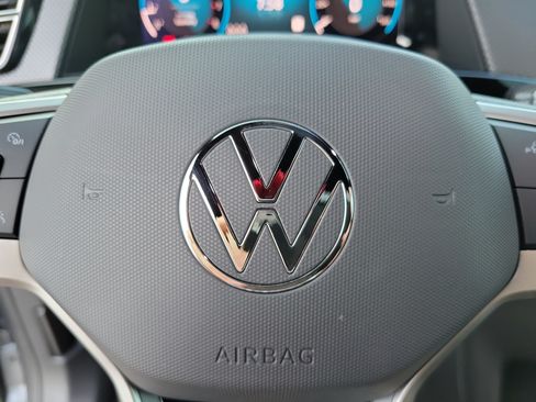 Used 2024 Volkswagen Atlas Cross Sport SEL Premium R-Line AWD/4WD image 21