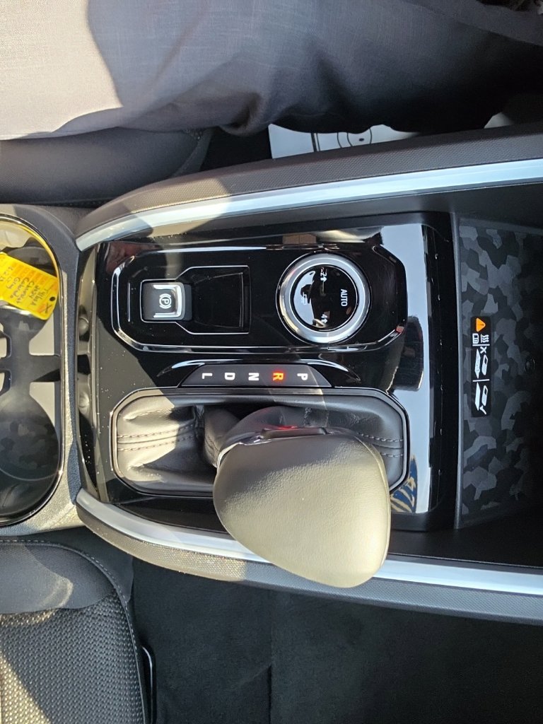 Certified 2024 Chevrolet Colorado LT w/ LT Convenience Package II AWD/4WD image 16