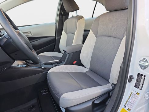 Used 2025 Toyota Corolla LE image 14