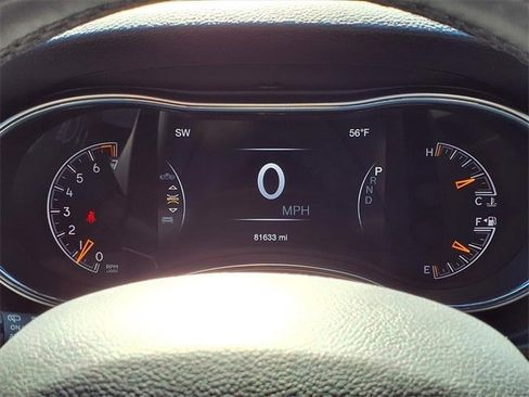 Used 2022 Jeep Grand Cherokee Laredo X image 8