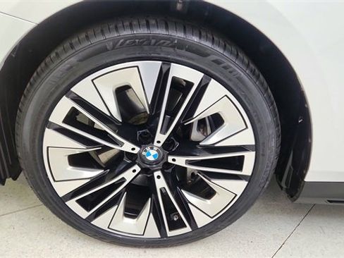 Used 2025 BMW 540i xDrive image 63