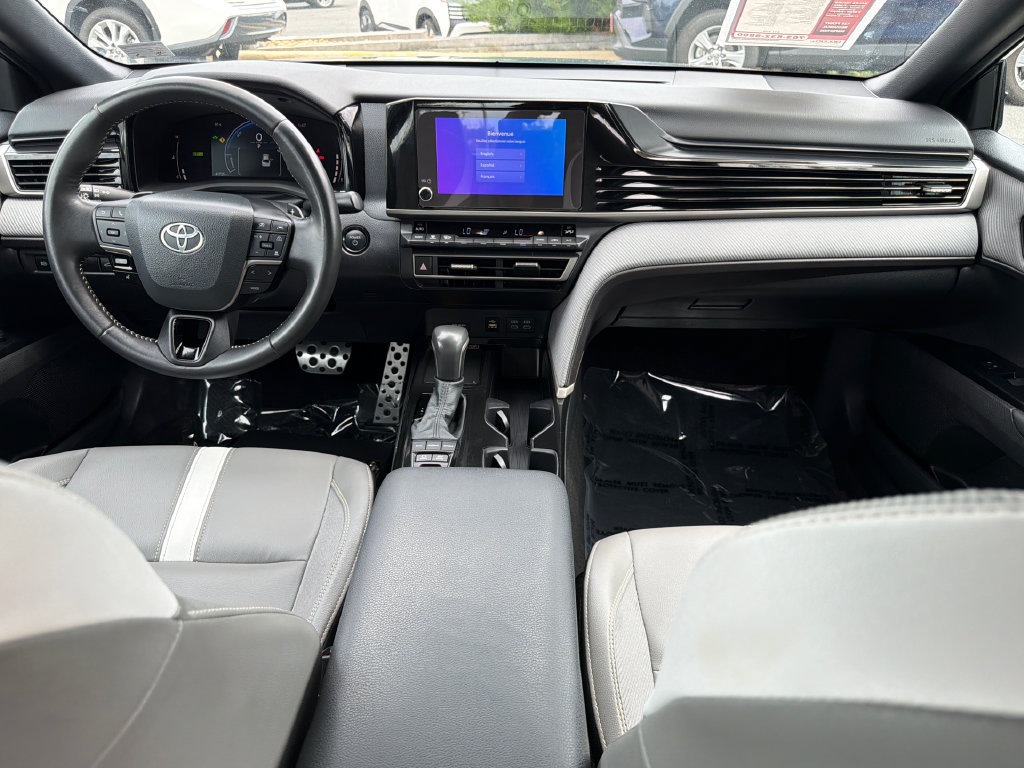 Used 2025 Toyota Camry SE w/ Convenience Package FWD image 13